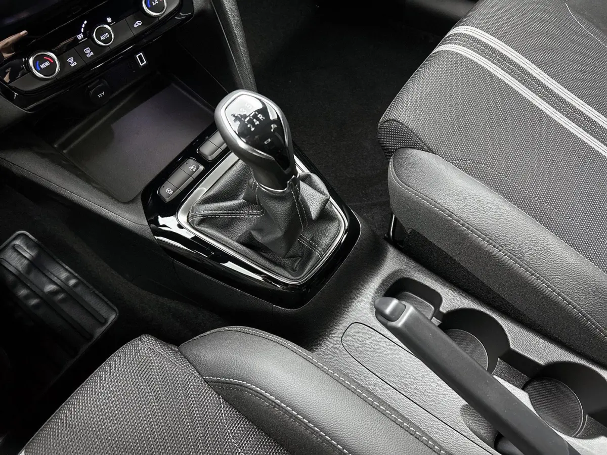 1.2 75pk GS | Camera | DodehoekDetectie | Climate Control | Sportstoelen | Draadloos AppleCarplay/AndroidAuto |