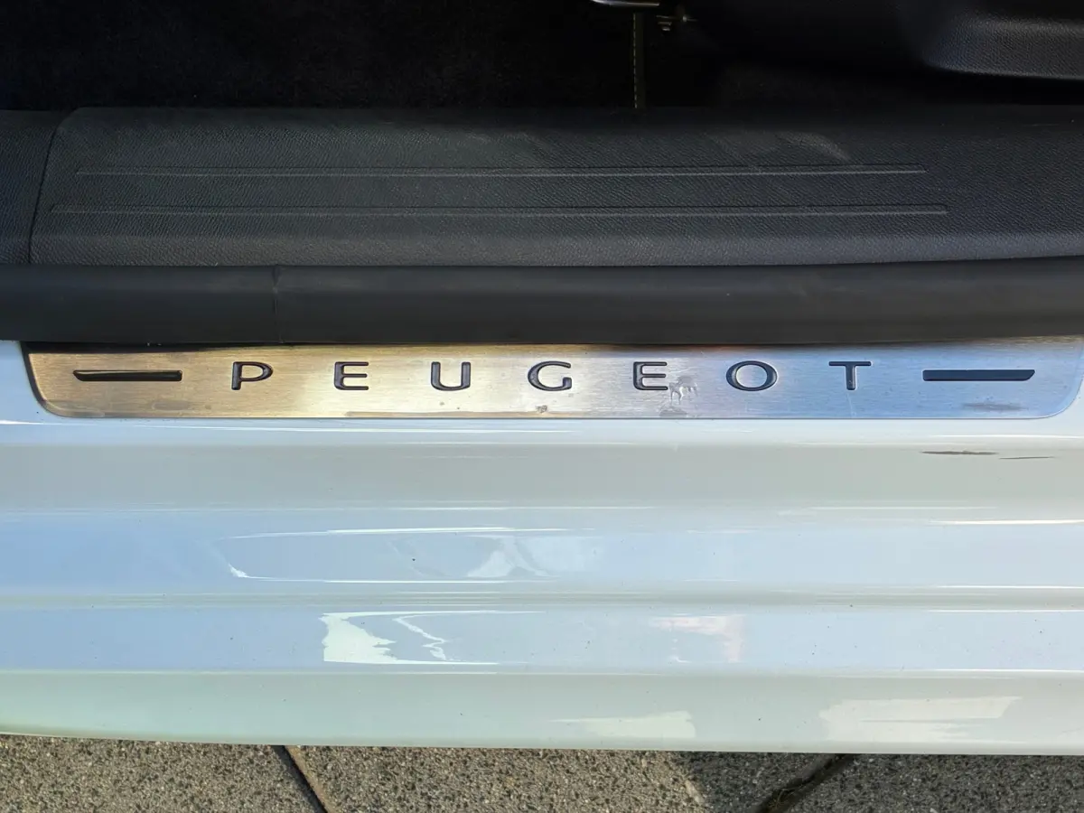 1.2 PureTech GT-Line|2e Eigenaar|Navigatie|Camera|CruiseControl|Climatronic|PDC|NAP|