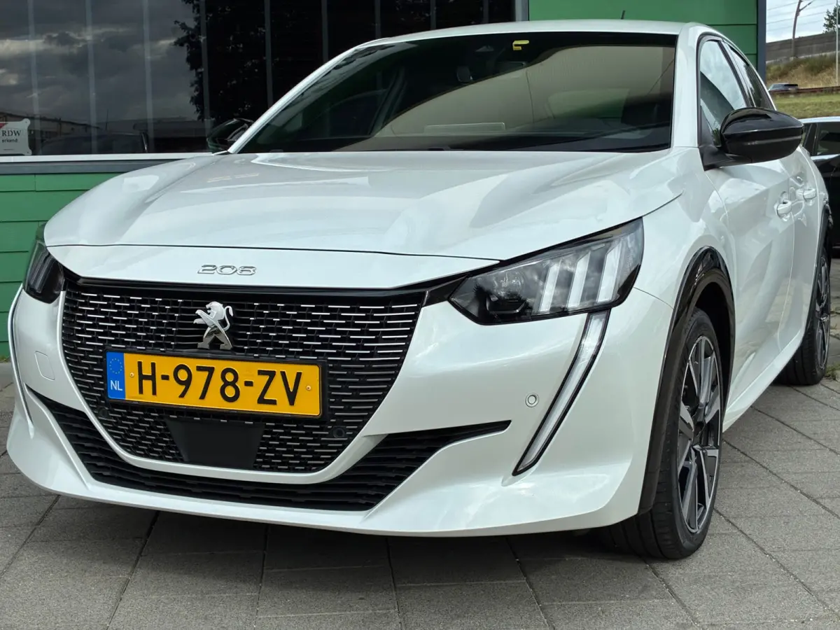 1.2 PureTech GT-Line|2e Eigenaar|Navigatie|Camera|CruiseControl|Climatronic|PDC|NAP|