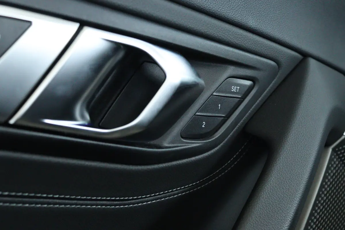 M40i High Executive Edition | NL-Auto | Head-up | Harman & Kardon | Memory | Stoel+Stuurverwarming | Adaptieve demping | Keyless | Cruise Control | PDC |