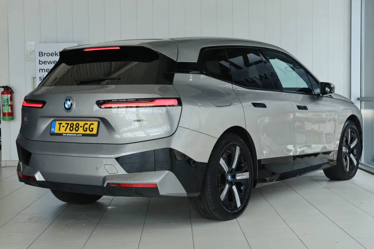 xDrive50 High Executive 112 kWh | SoH 99% | Driving Prof. | Skylounge | Massage | Soft-Close | Harman & Kardon | Head-up | 360 Camera | Stoelventilatie | Memory | Keyless | 21 Inch