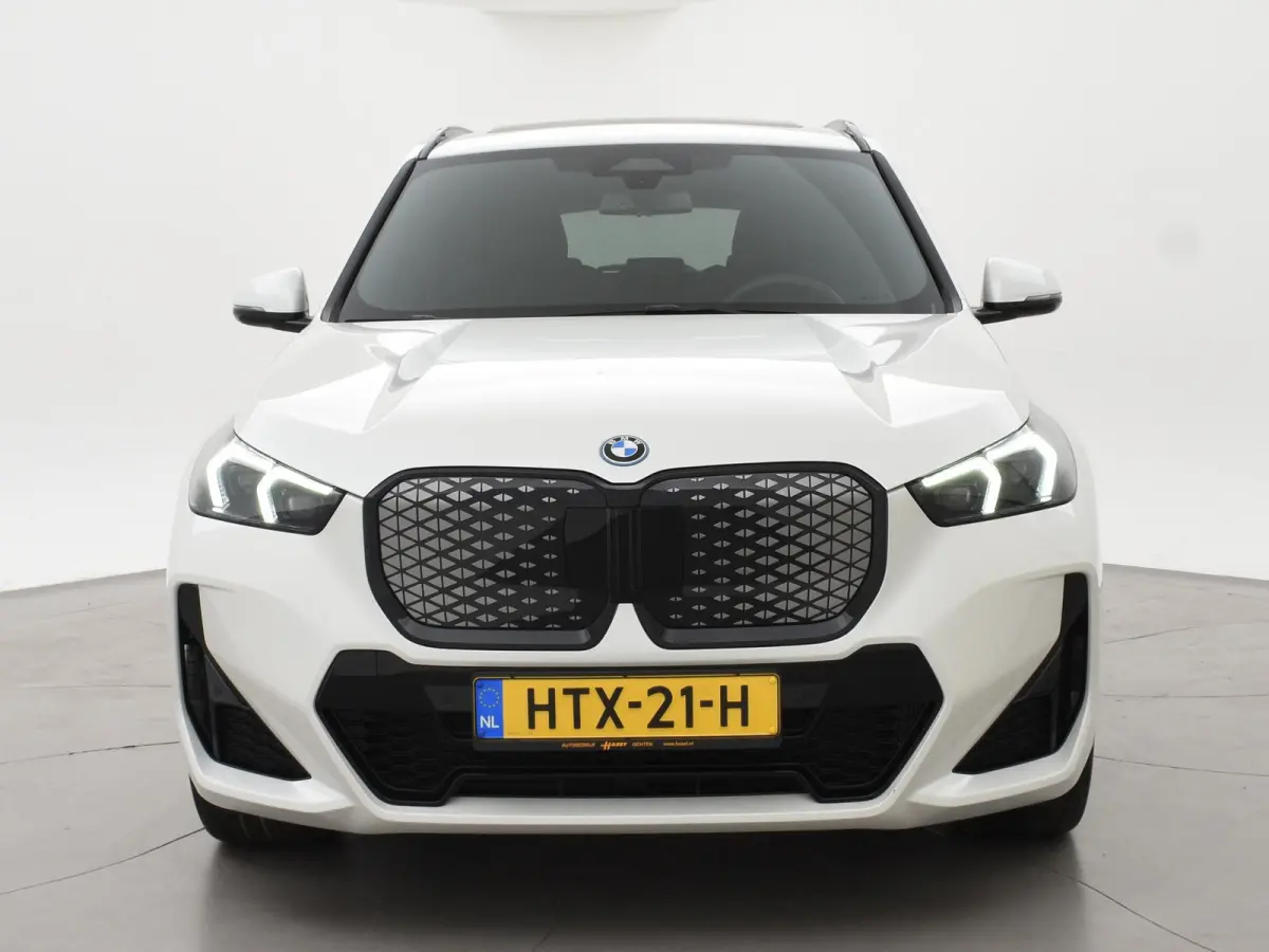 eDrive20 67 kWh M-SPORT *46 KM NIEUW* + PANORAMA | PREMIUM | 19 INCH | M-REMMEN