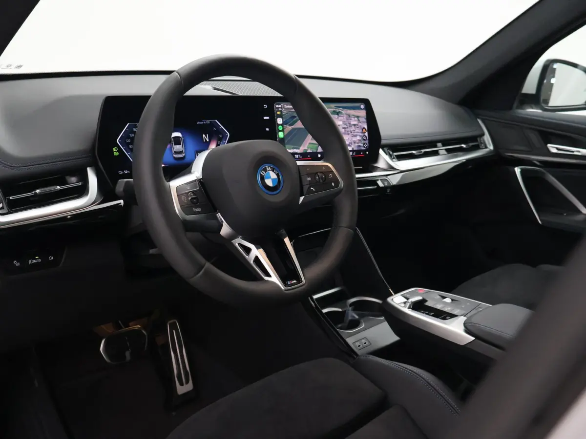 eDrive20 67 kWh M-SPORT *46 KM NIEUW* + PANORAMA | PREMIUM | 19 INCH | M-REMMEN