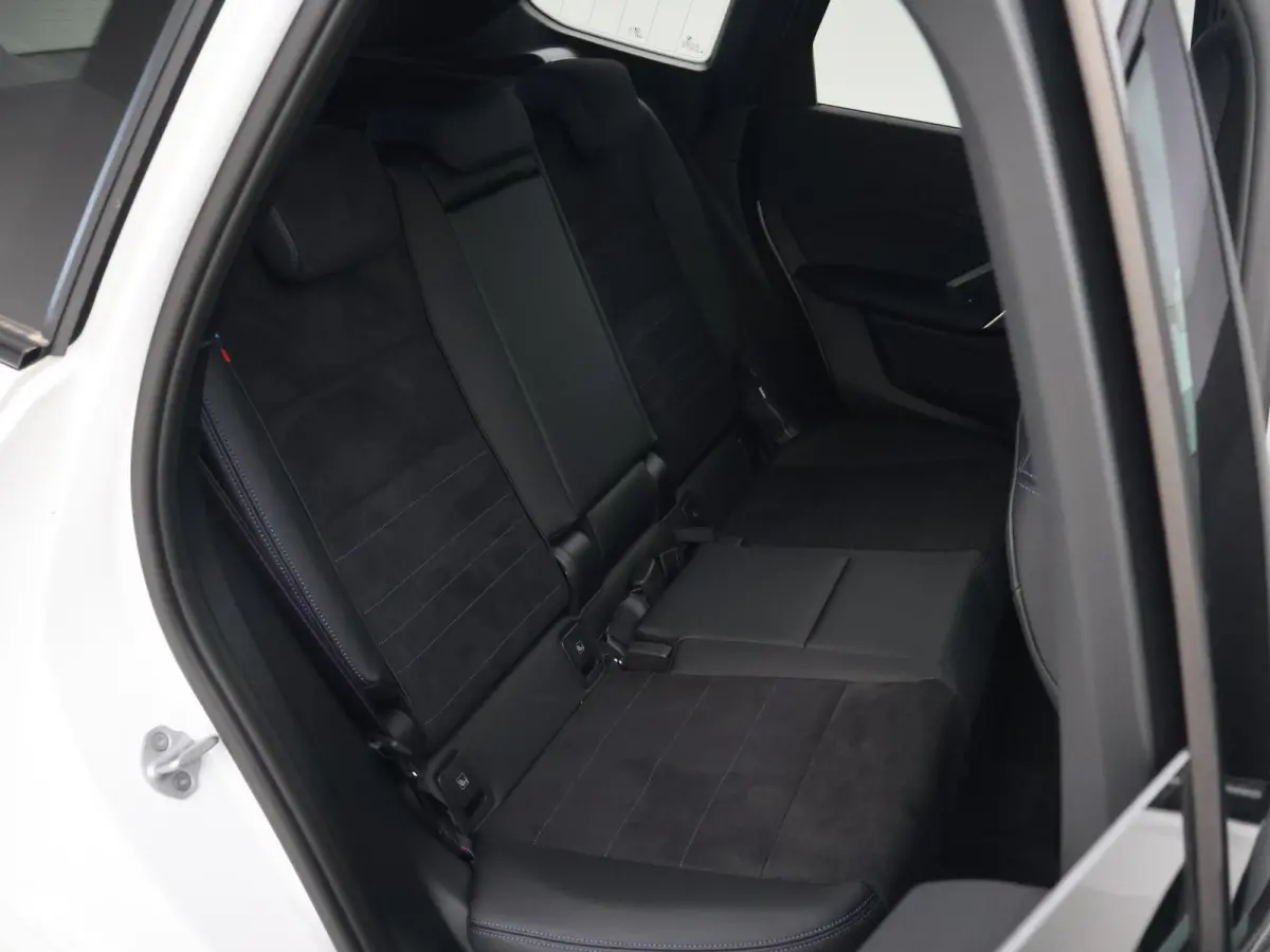 eDrive20 67 kWh M-SPORT *46 KM NIEUW* + PANORAMA | PREMIUM | 19 INCH | M-REMMEN