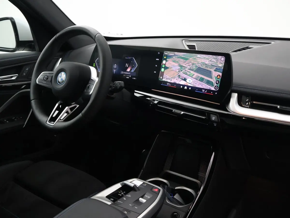 eDrive20 67 kWh M-SPORT *46 KM NIEUW* + PANORAMA | PREMIUM | 19 INCH | M-REMMEN