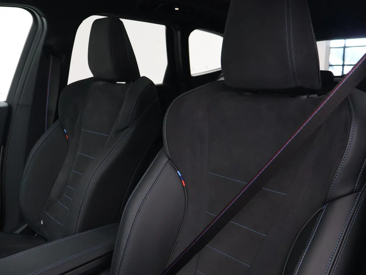 eDrive20 67 kWh M-SPORT *46 KM NIEUW* + PANORAMA | PREMIUM | 19 INCH | M-REMMEN
