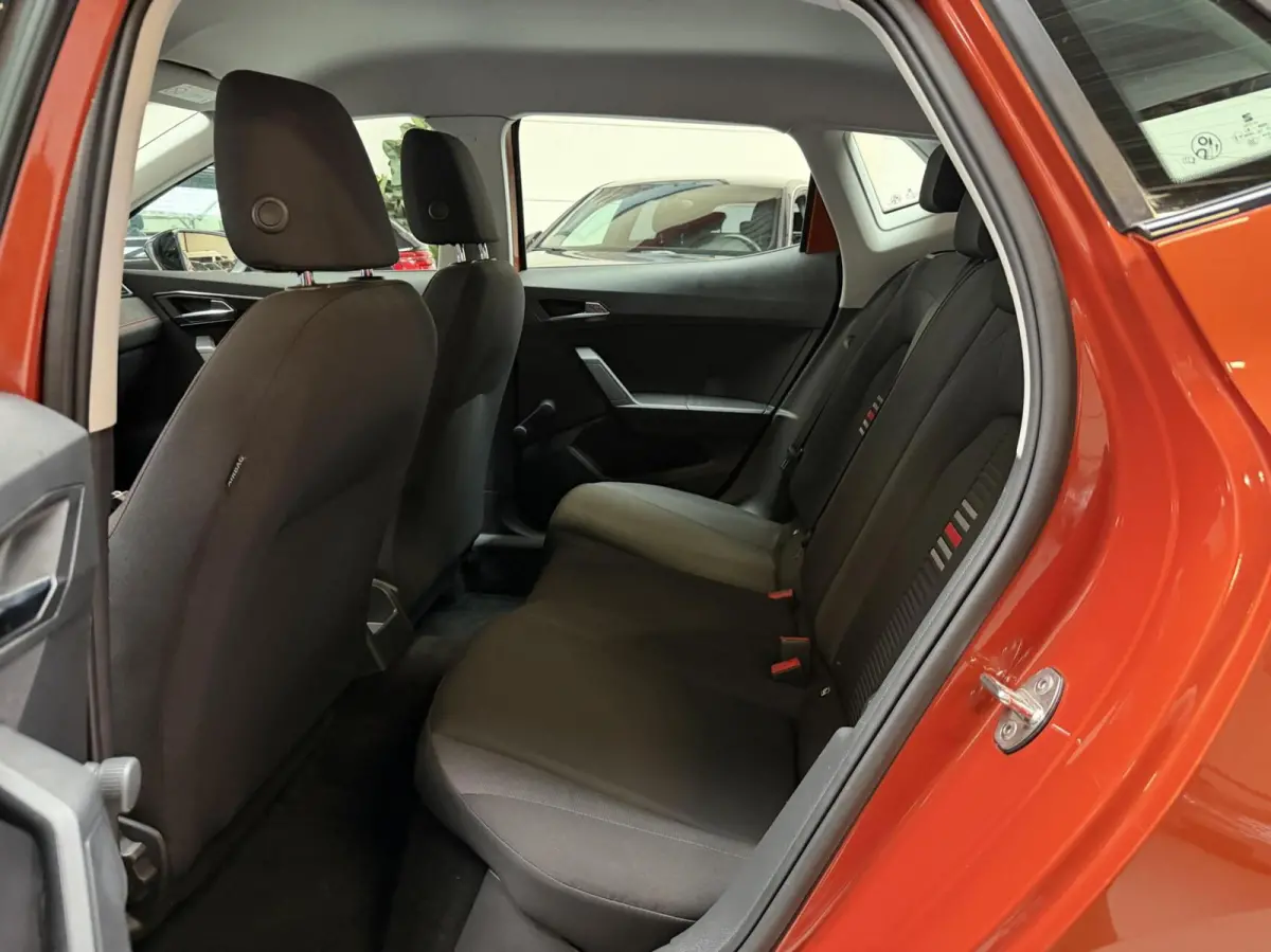1.0 TSI FR | Camera | 116PK | 6-Bak | CarPlay