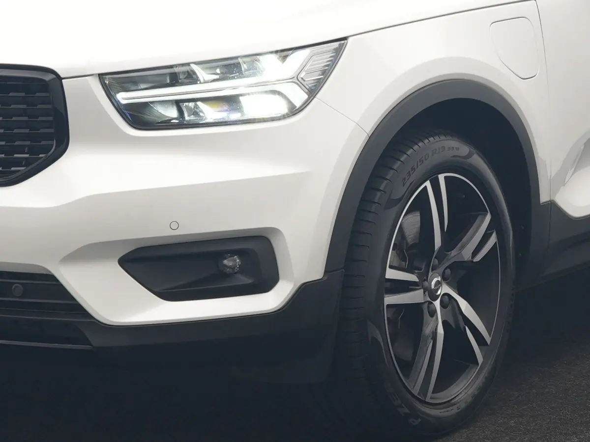 T5 R-Design PHEV 262pk Dealer O.H. | Panodak | Adaptive Cruise | 360 Camera | Harman / Kardon | Blis | Keyless | Apple Carplay | Navigatie | DAB | Virtual Cockpit | Pilot Assist | 19"L.M | P