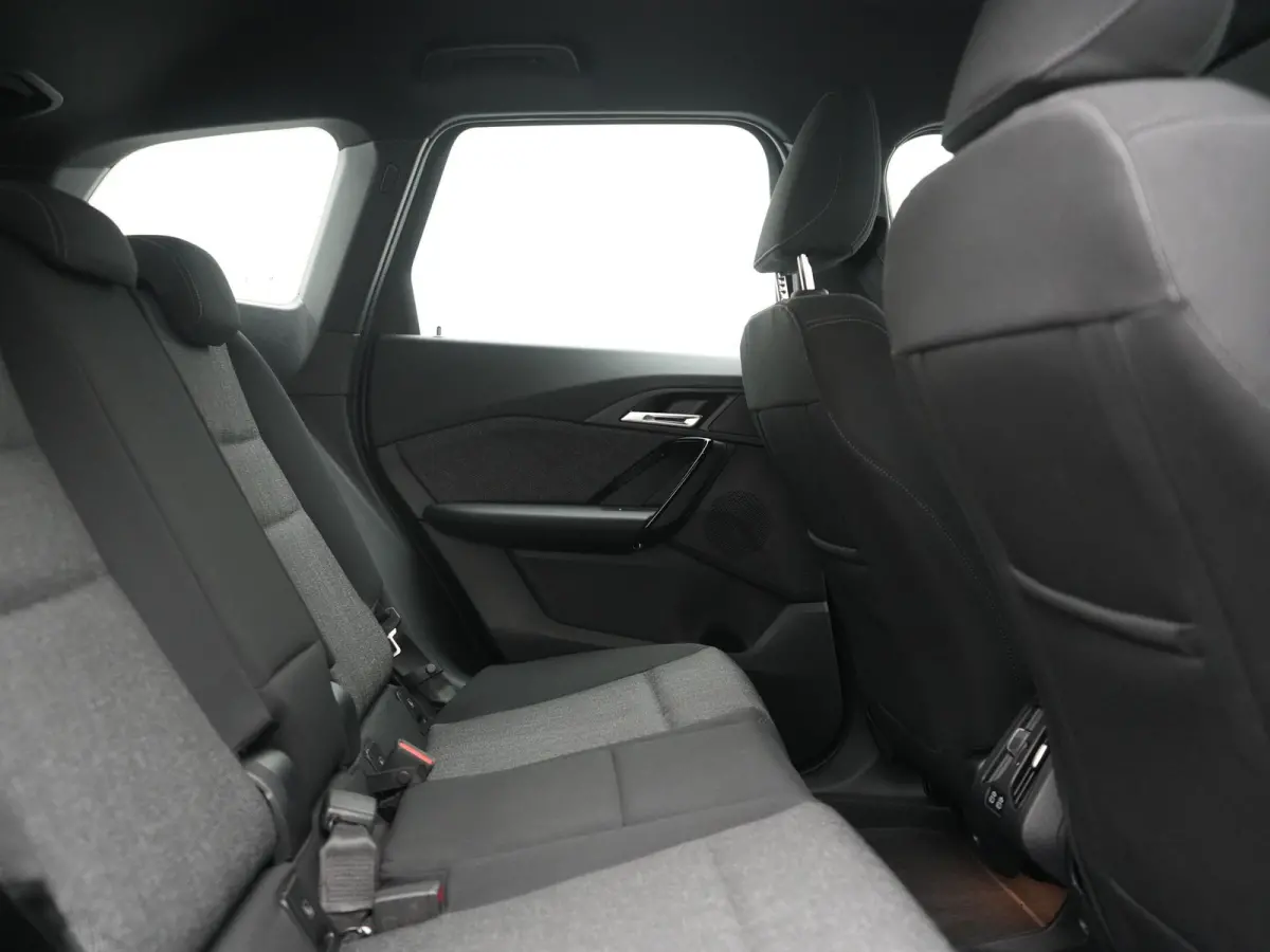 xDrive30 67 kWh 313pk Dealer O.H. | Trekhaak Af Fabriek | Camera | Adaptief M Onderstel | Voorstoelen Verwarmd | Blis | Keyless | Apple Carplay | Adaptive LED | Sfeerverlichting | Widescreen