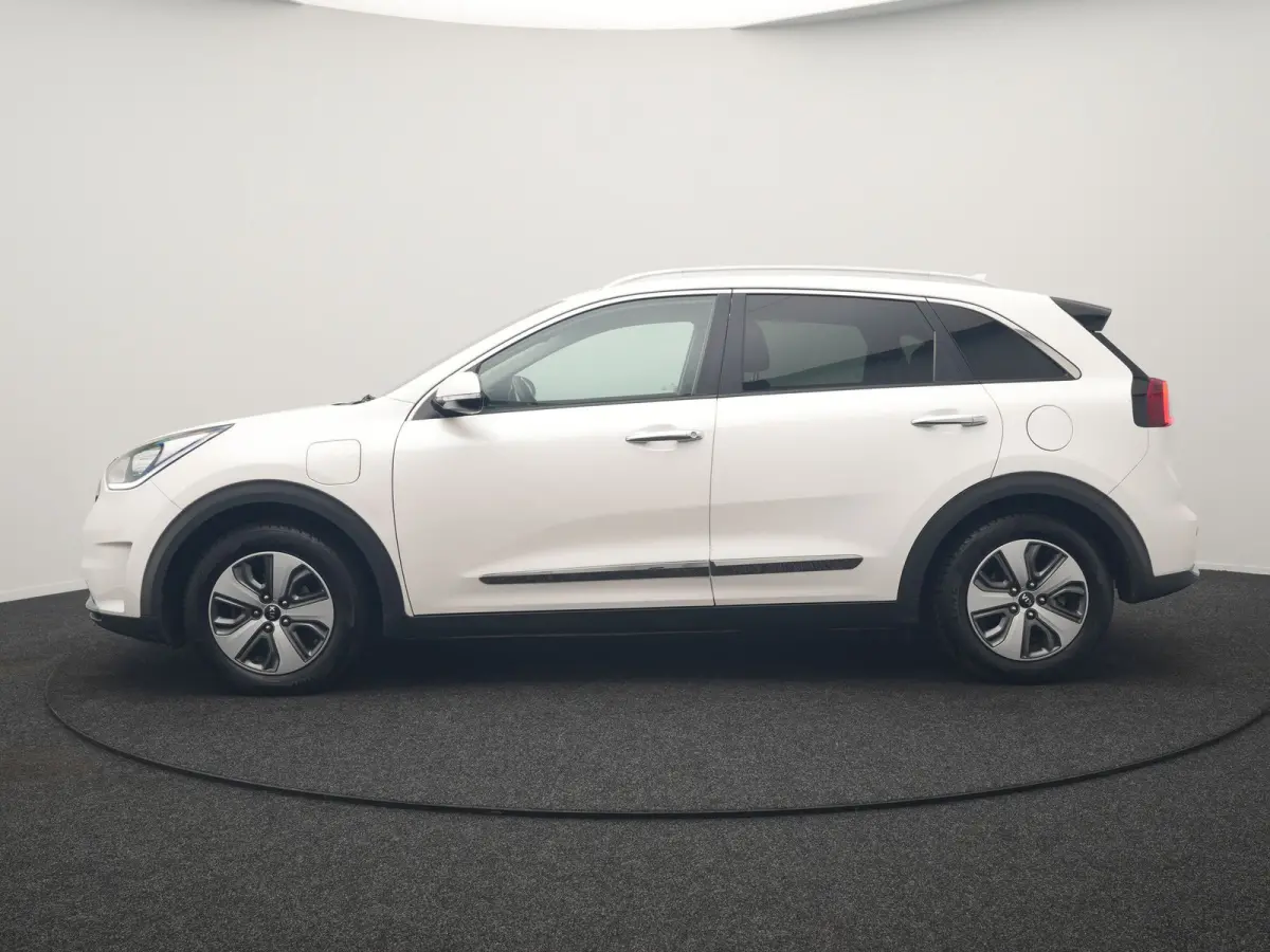 1.6 GDi DynamicLine PHEV 141pk | Trekhaak | Adaptive Cruise | Achteruitrijcamera | Apple Carplay/Android Auto | Navigatie | 16"L.M | Lane Assist | Plug In Hybrid |