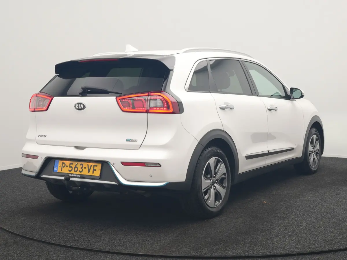 1.6 GDi DynamicLine PHEV 141pk | Trekhaak | Adaptive Cruise | Achteruitrijcamera | Apple Carplay/Android Auto | Navigatie | 16"L.M | Lane Assist | Plug In Hybrid |