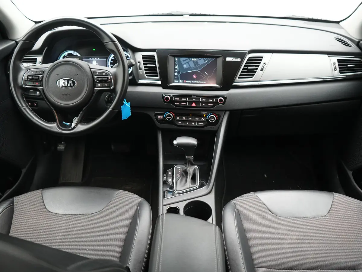 1.6 GDi DynamicLine PHEV 141pk | Trekhaak | Adaptive Cruise | Achteruitrijcamera | Apple Carplay/Android Auto | Navigatie | 16"L.M | Lane Assist | Plug In Hybrid |