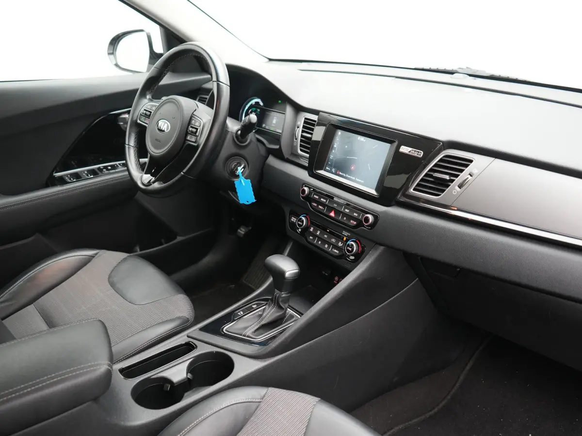 1.6 GDi DynamicLine PHEV 141pk | Trekhaak | Adaptive Cruise | Achteruitrijcamera | Apple Carplay/Android Auto | Navigatie | 16"L.M | Lane Assist | Plug In Hybrid |