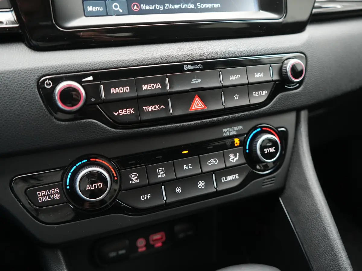 1.6 GDi DynamicLine PHEV 141pk | Trekhaak | Adaptive Cruise | Achteruitrijcamera | Apple Carplay/Android Auto | Navigatie | 16"L.M | Lane Assist | Plug In Hybrid |