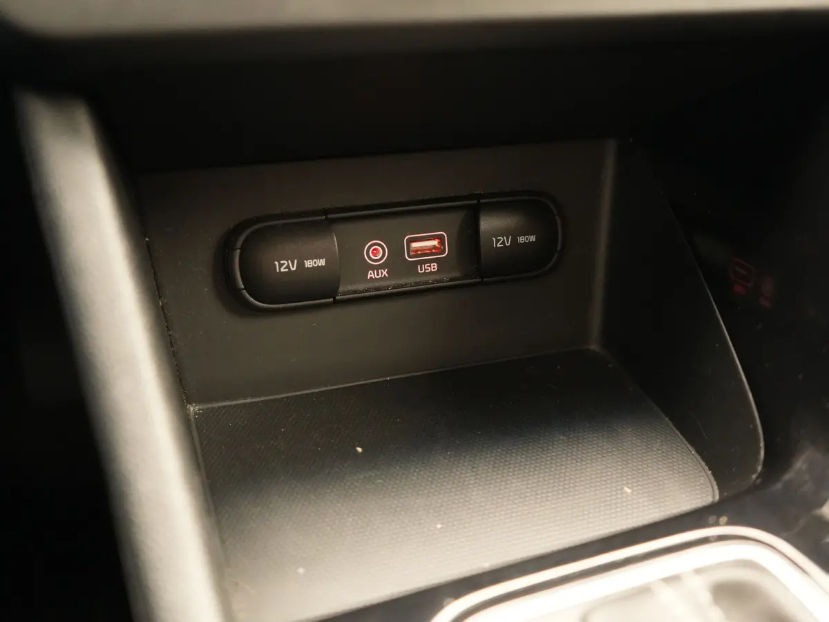 1.6 GDi DynamicLine PHEV 141pk | Trekhaak | Adaptive Cruise | Achteruitrijcamera | Apple Carplay/Android Auto | Navigatie | 16"L.M | Lane Assist | Plug In Hybrid |