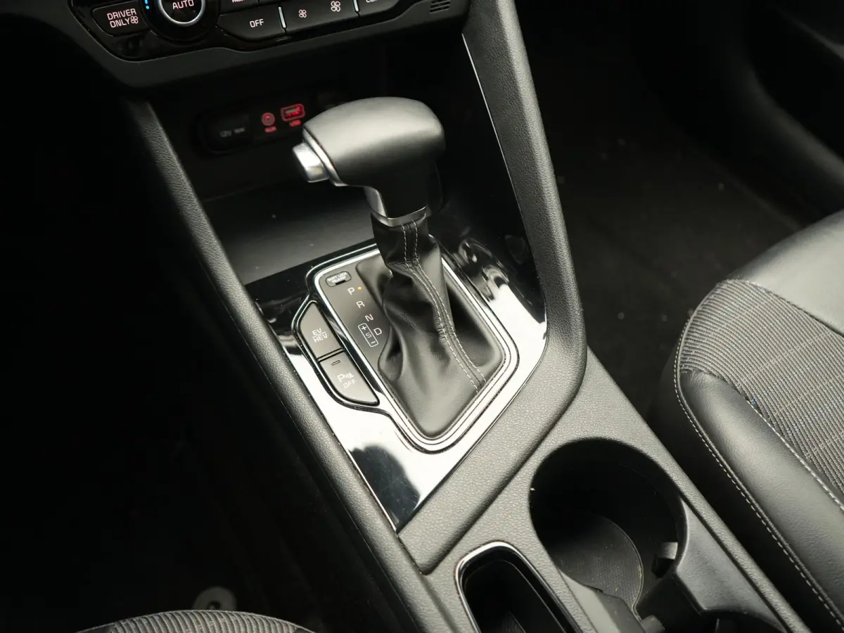 1.6 GDi DynamicLine PHEV 141pk | Trekhaak | Adaptive Cruise | Achteruitrijcamera | Apple Carplay/Android Auto | Navigatie | 16"L.M | Lane Assist | Plug In Hybrid |