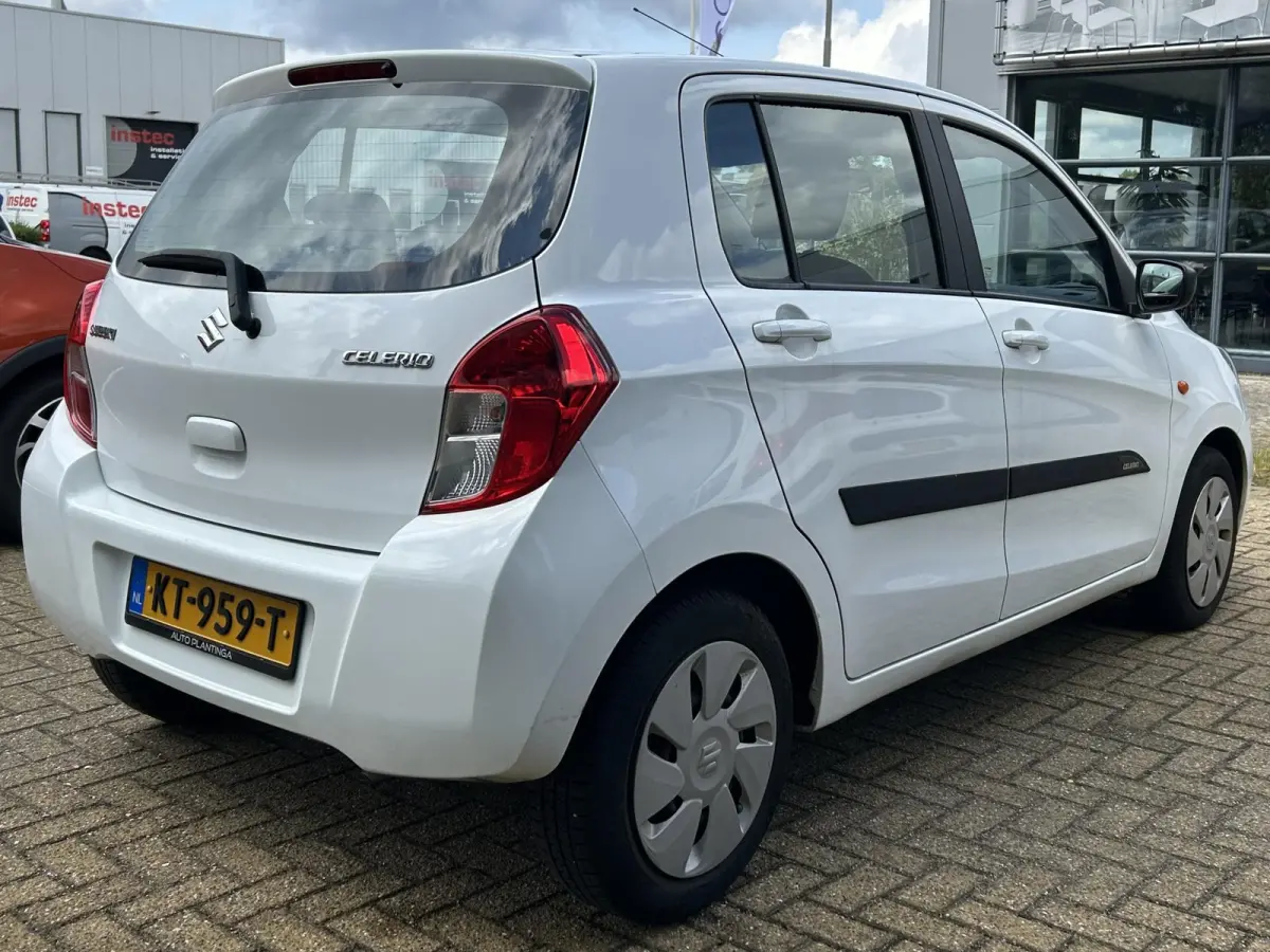 1.0 Comfort UNIEK | LAGE KM STAND | 2e Eigenaar | Dealeronderhouden | NL AUTO | Hoge Instap | Airco | Bluetooth | Radio CD Speler |