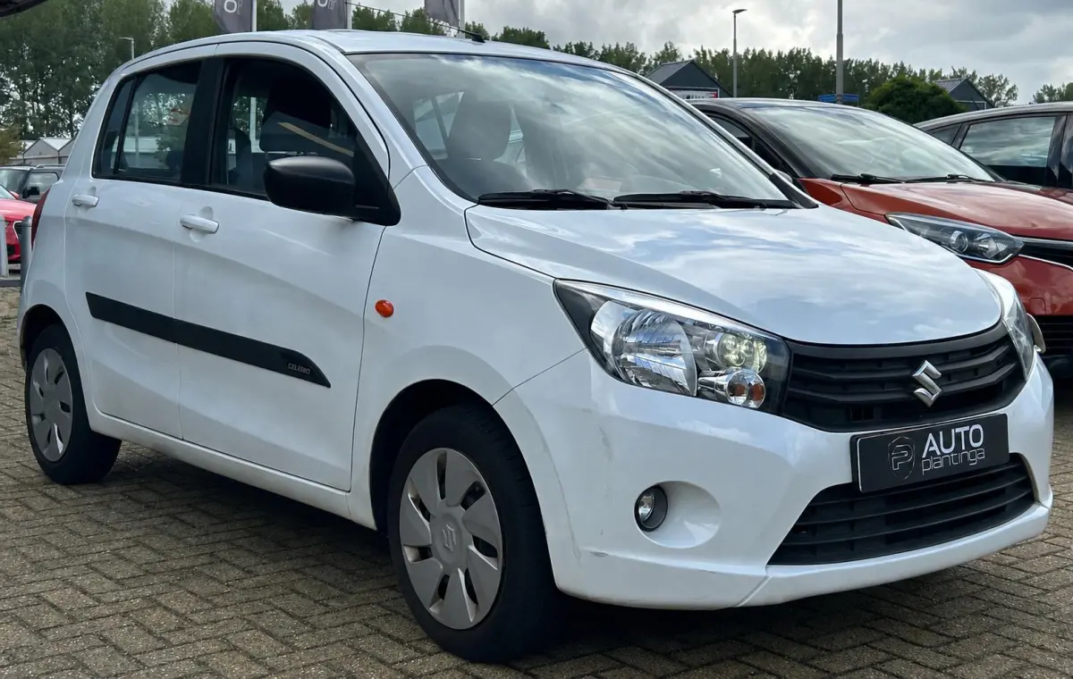 1.0 Comfort UNIEK | LAGE KM STAND | 2e Eigenaar | Dealeronderhouden | NL AUTO | Hoge Instap | Airco | Bluetooth | Radio CD Speler |