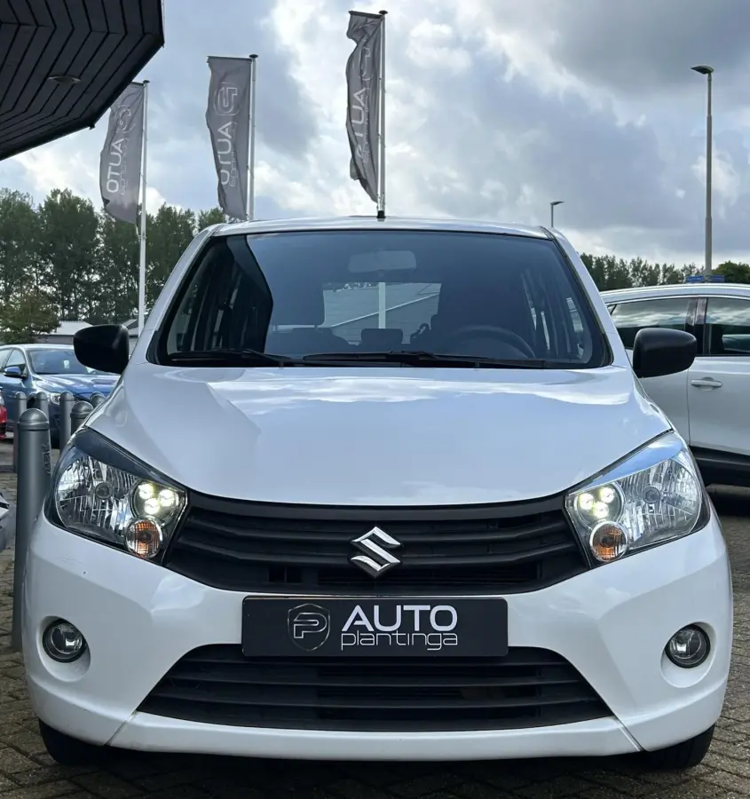 1.0 Comfort UNIEK | LAGE KM STAND | 2e Eigenaar | Dealeronderhouden | NL AUTO | Hoge Instap | Airco | Bluetooth | Radio CD Speler |