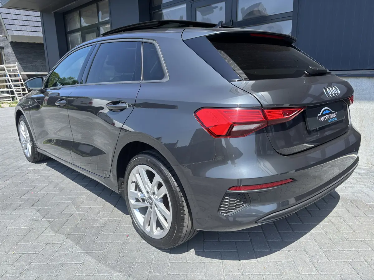 40 TFSIe Black Pano CarPlay