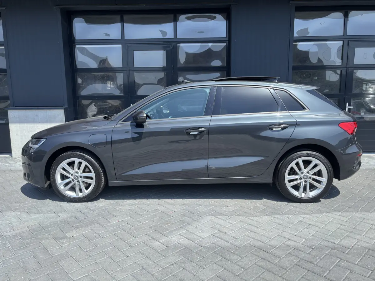 40 TFSIe Black Pano CarPlay