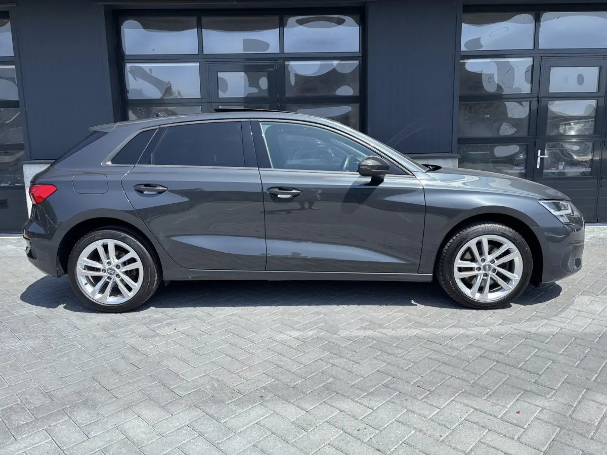 40 TFSIe Black Pano CarPlay