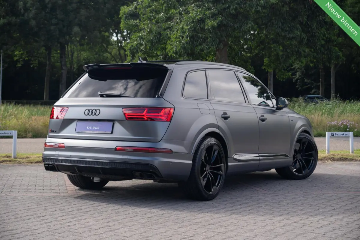 SQ7 4.0 V8 TDI SQ7 Quattro|Grijs Kenteken|Keramisch|Bang & Olufsen 4D|Achterasbesturing|Panoramadak|CarPlay|SoftClose|UNIEK|Dealer Onderhouden