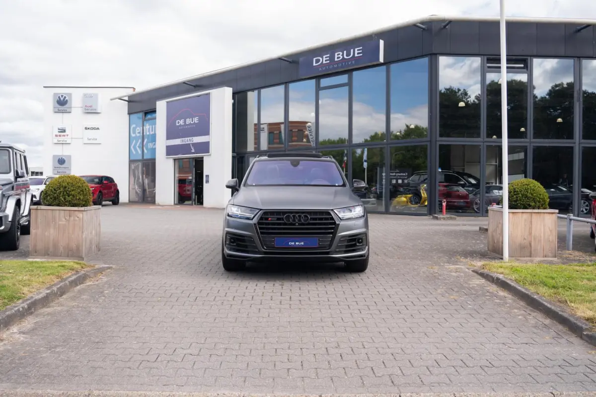 SQ7 4.0 V8 TDI SQ7 Quattro|Grijs Kenteken|Keramisch|Bang & Olufsen 4D|Achterasbesturing|Panoramadak|CarPlay|SoftClose|UNIEK|Dealer Onderhouden