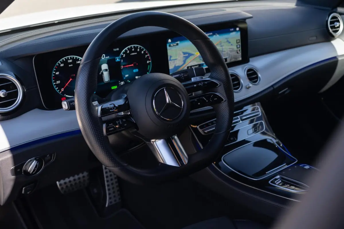 300 e AMG | Trekhaak | Hybride | Wide Screen | Apple Carplay | Sfeerverl. | Dealer Onderhouden