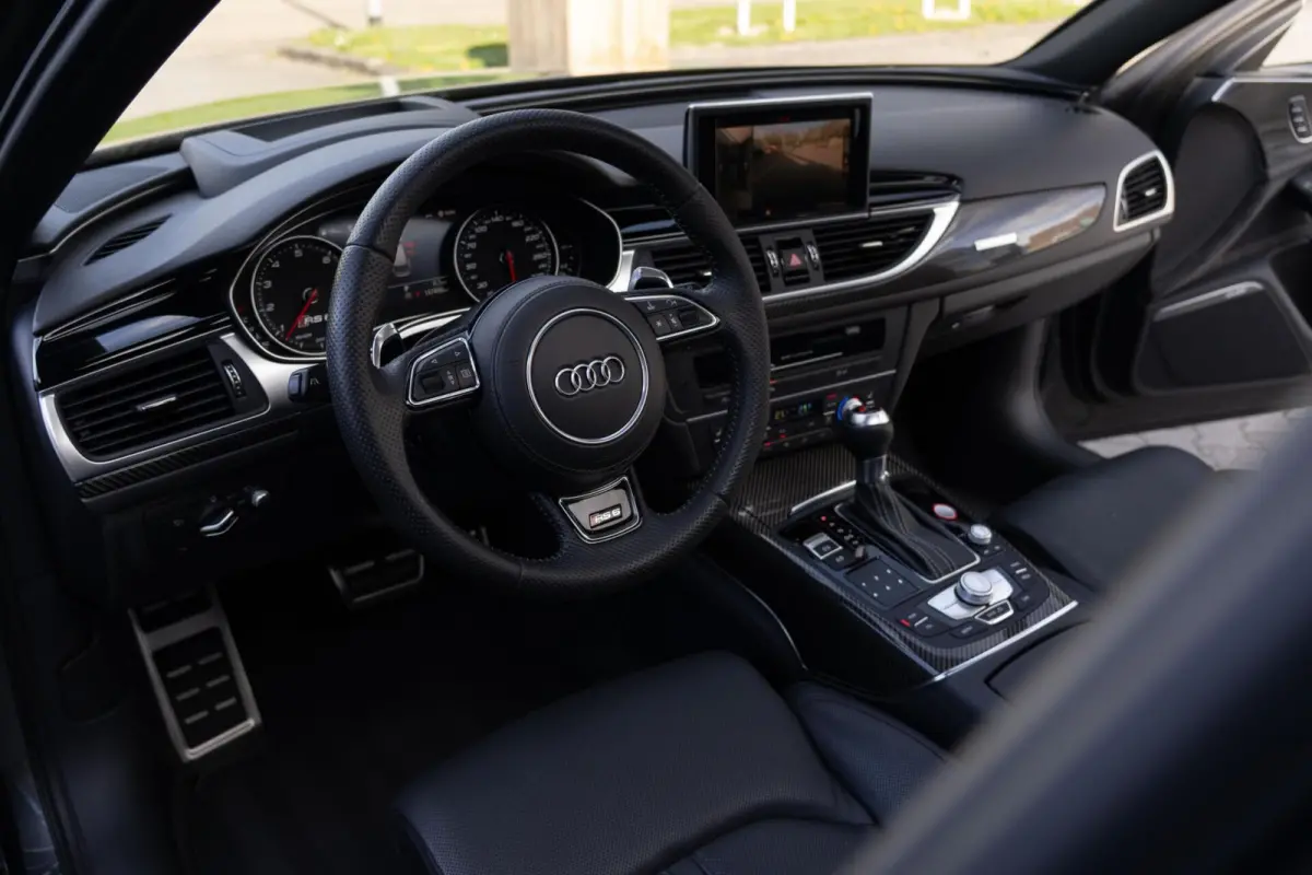 4.0 TFSI RS6 Quattro Pro Line Plus|Facelift|Keramisch|Head-Up|SoftClose|Ventilatie|Panoramadak|Dealer Onderhouden