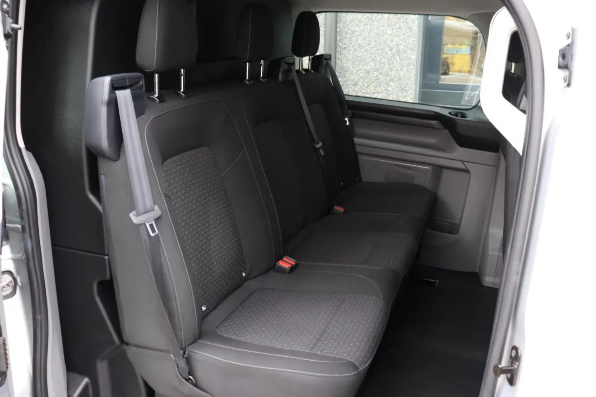 2.0 TDCI L2H1 l DUBBEL CABINE l CARPLAY l TREKHAAK l AIRCO