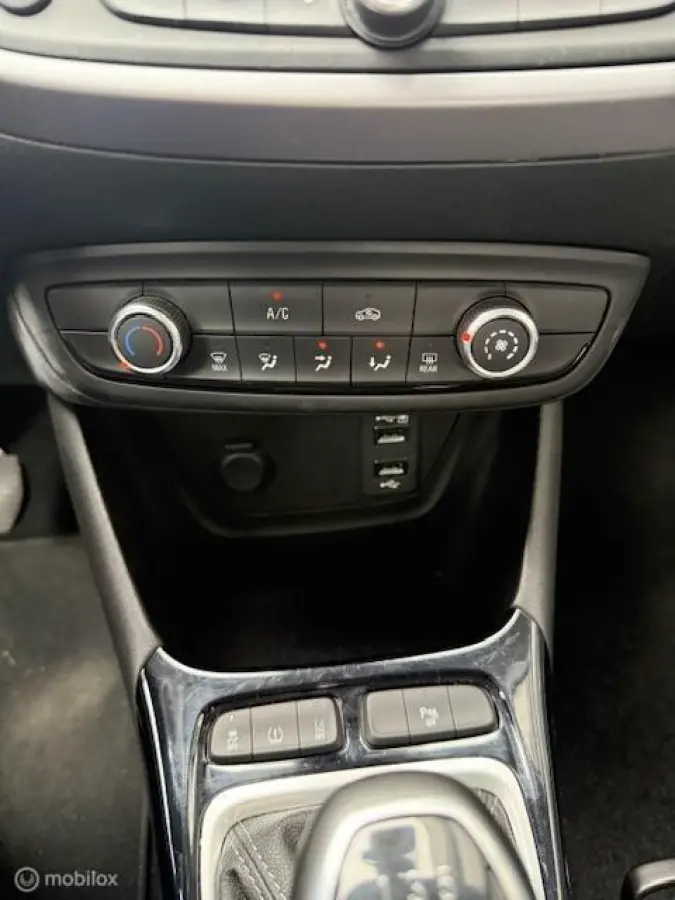 1.2 Benzine Trekhaak | CarPlay | Navi