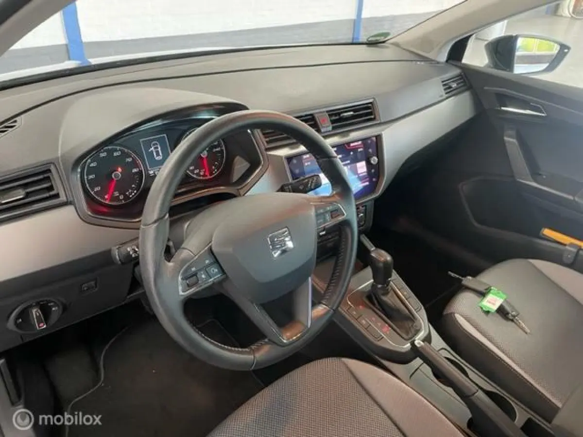 1.0 TSI Style Business Intense