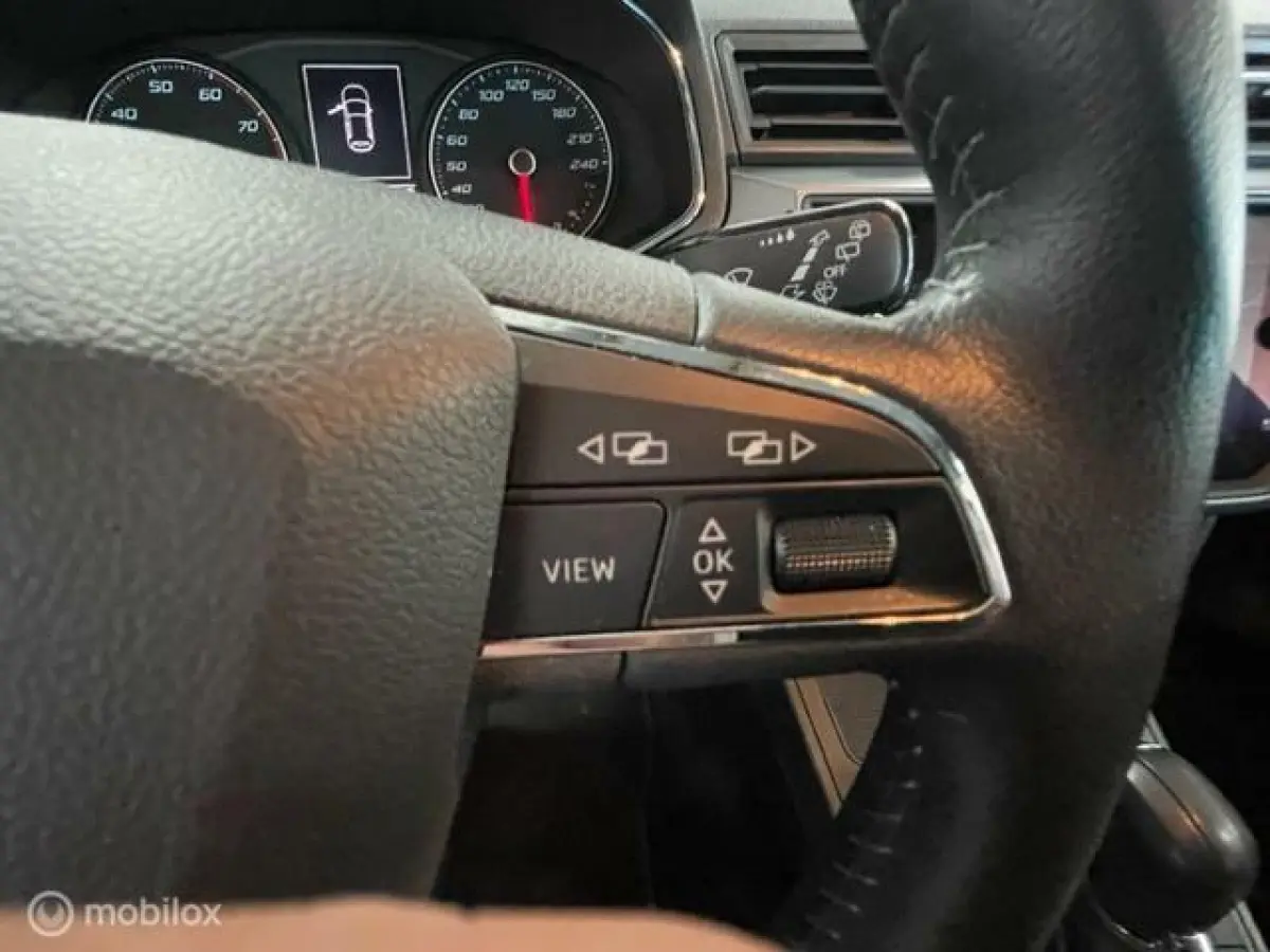1.0 TSI Style Business Intense