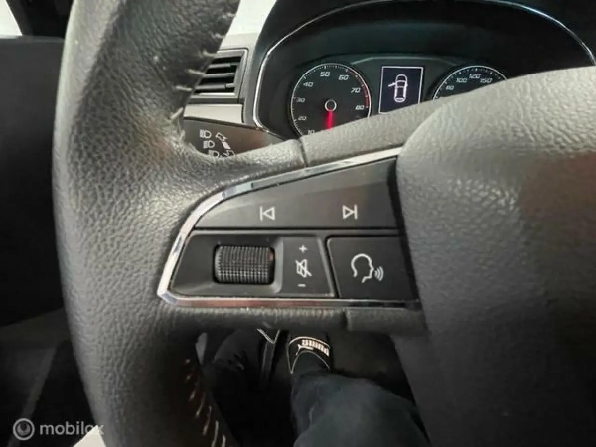 1.0 TSI Style Business Intense