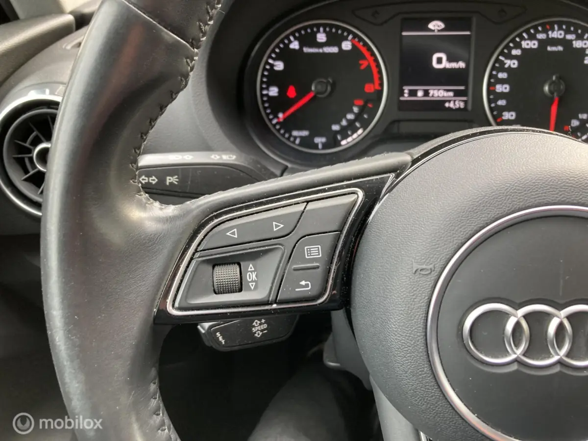 1.0 TFSI Design Pro Line Plus