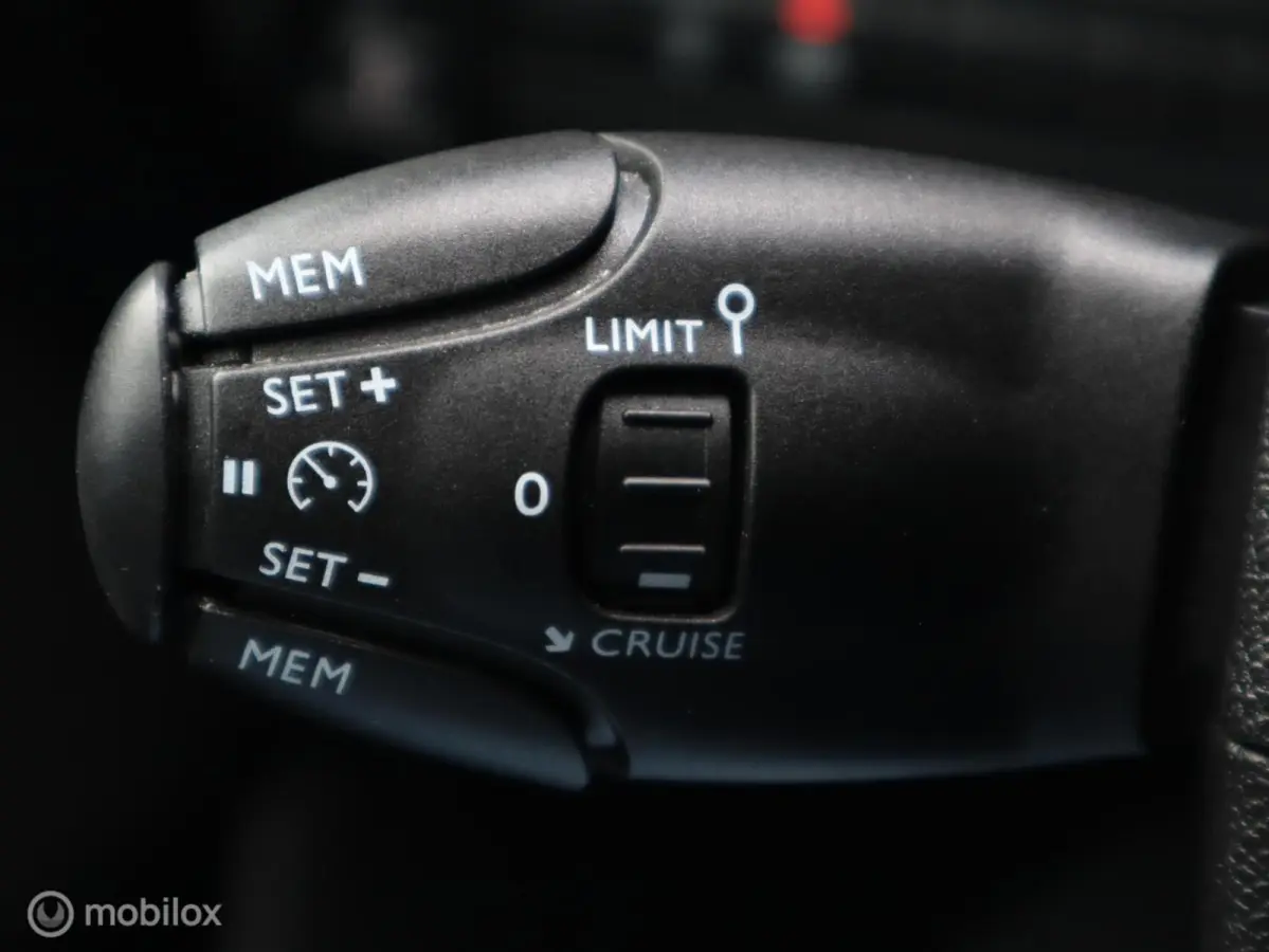 5Drs 1.2 PT 110 PK H6 Navi|DonkerGlas|Carplay|Cruise|Isofix