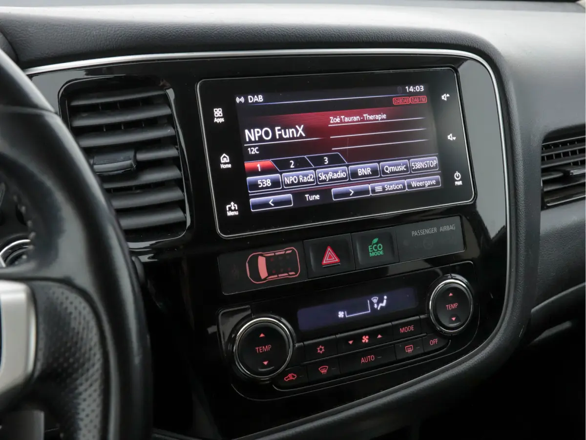 2.0 AWD (Plug-In) (INCL-BTW) Aut.*LEATHER-ALCANTARA | NAVI-FULLMAP | KEYLESS | DAB | CAMERA | ECC | CRUISE | CARPLAY | PRIVACY-GLASS | TOWBAR | SHIFTPADDLES | 16"ALU*