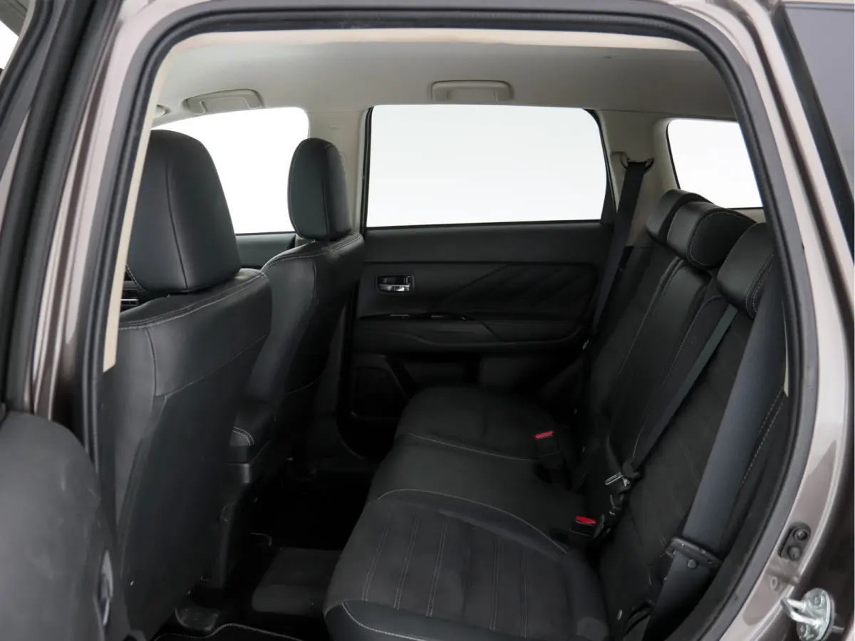 2.0 AWD (Plug-In) (INCL-BTW) Aut.*LEATHER-ALCANTARA | NAVI-FULLMAP | KEYLESS | DAB | CAMERA | ECC | CRUISE | CARPLAY | PRIVACY-GLASS | TOWBAR | SHIFTPADDLES | 16"ALU*