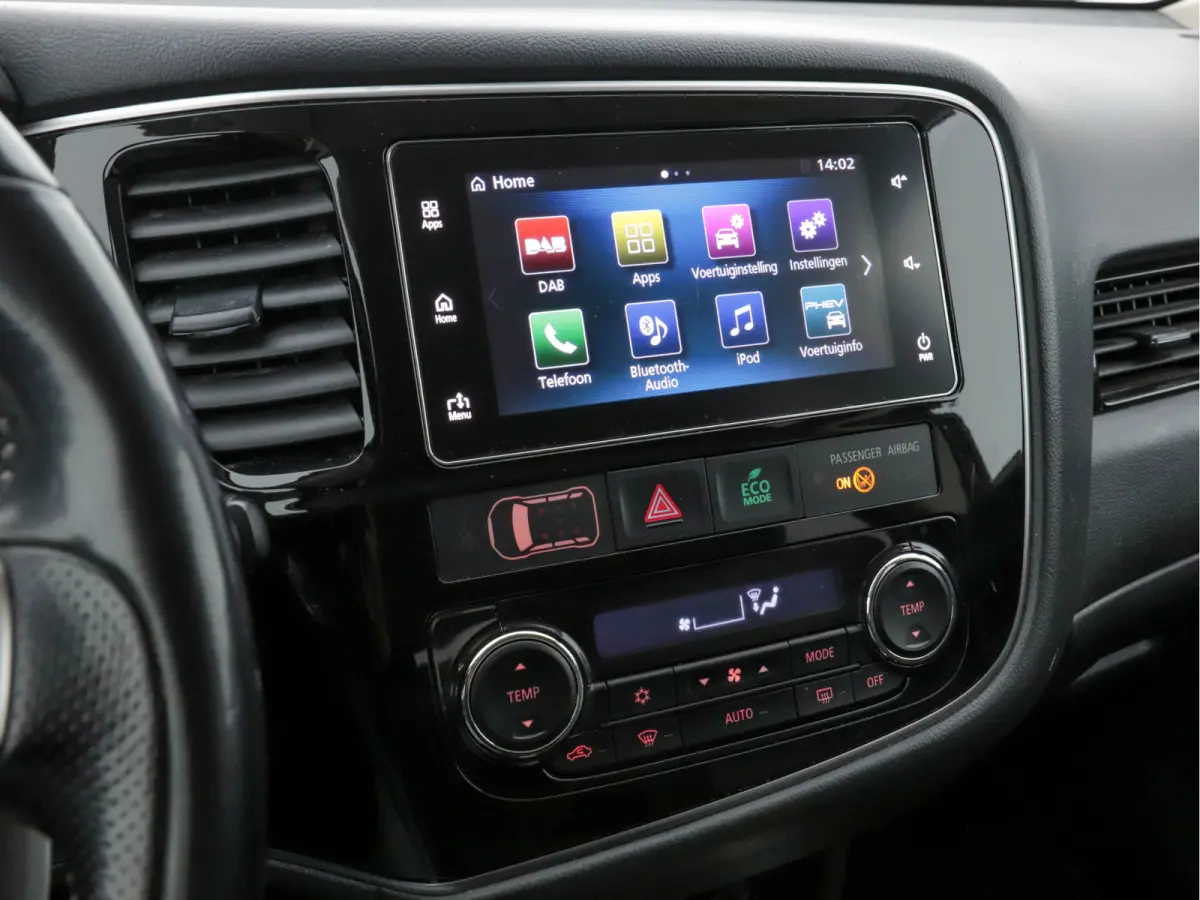 2.0 AWD (Plug-In) (INCL-BTW) Aut.*LEATHER-ALCANTARA | NAVI-FULLMAP | KEYLESS | DAB | CAMERA | ECC | CRUISE | CARPLAY | PRIVACY-GLASS | TOWBAR | SHIFTPADDLES | 16"ALU*