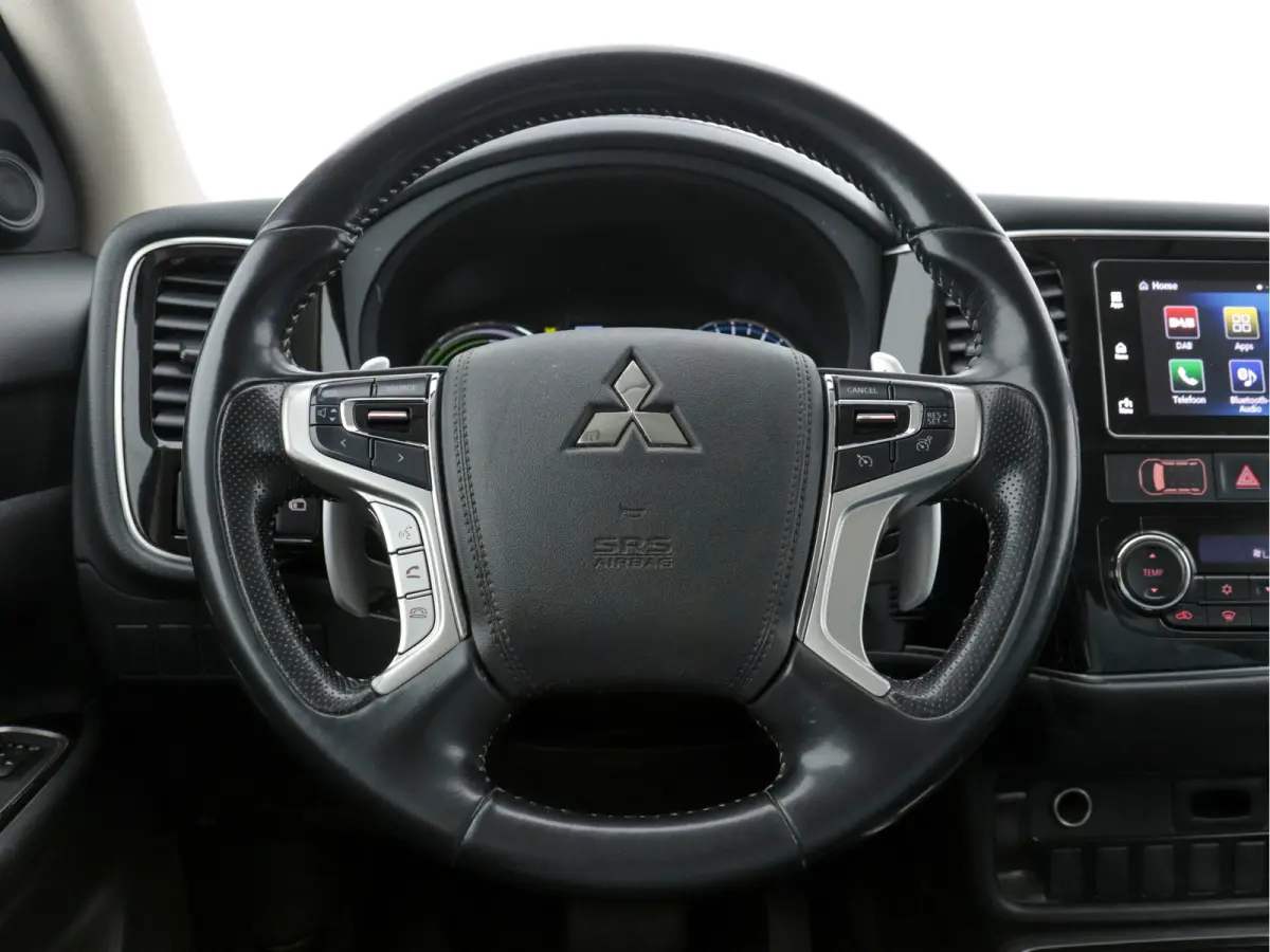 2.0 AWD (Plug-In) (INCL-BTW) Aut.*LEATHER-ALCANTARA | NAVI-FULLMAP | KEYLESS | DAB | CAMERA | ECC | CRUISE | CARPLAY | PRIVACY-GLASS | TOWBAR | SHIFTPADDLES | 16"ALU*