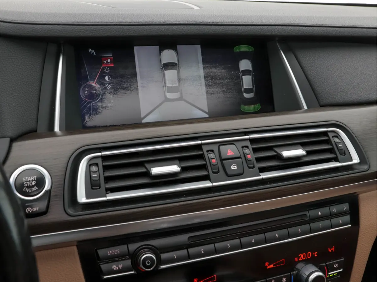 740d xDrive M-Sport-Styling Aut. *PANO | LEATHER | FULL-LED | TOPVIEW | NAVI-FULLMAP | SOFTCLOSE | HEAD-UP | HARMAN/KARDON | KEYLESS | CRUISE | HEATED-SPORTSEATS | LANE-ASSIST | MEMORY-PACK 