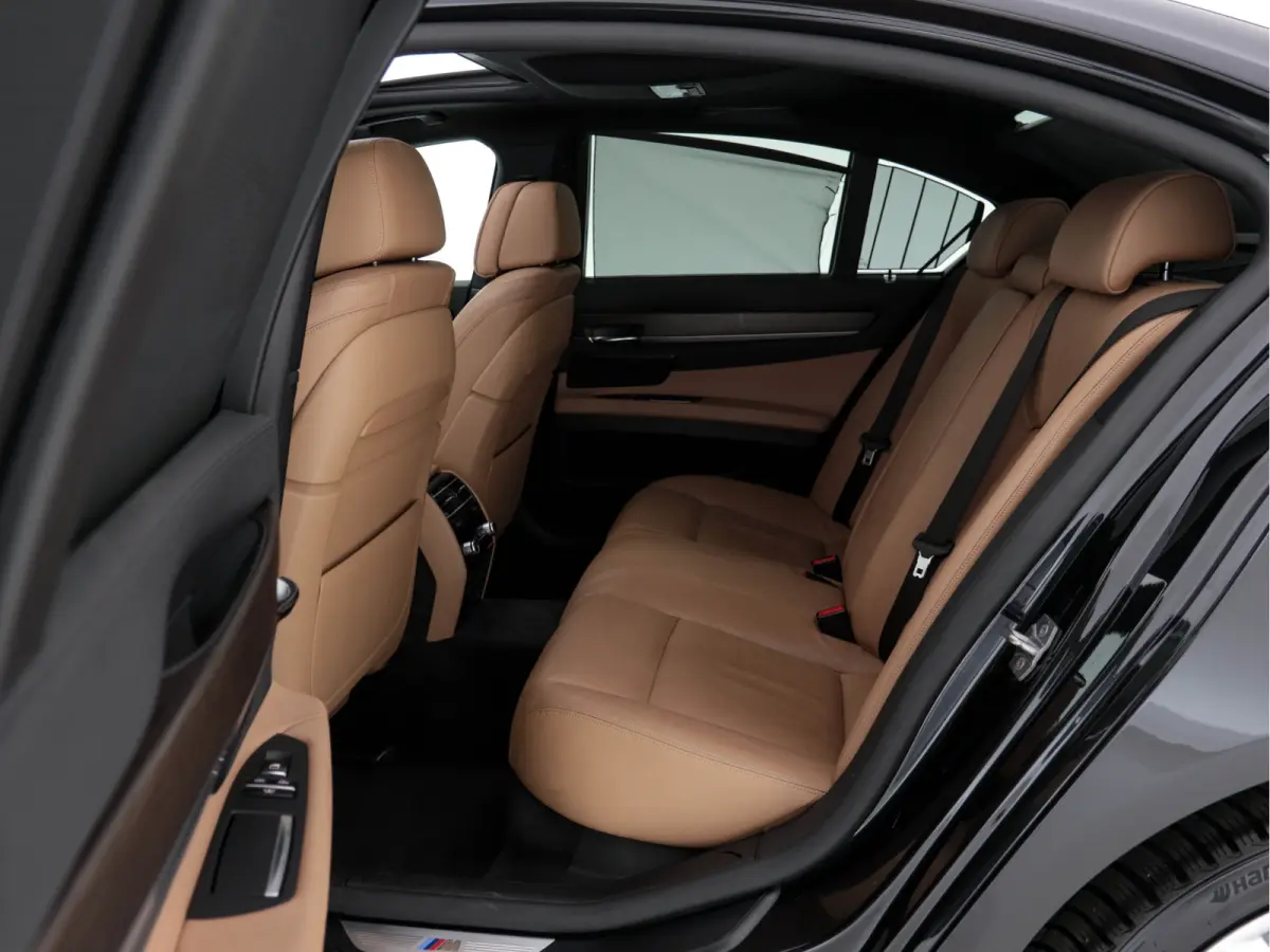 740d xDrive M-Sport-Styling Aut. *PANO | LEATHER | FULL-LED | TOPVIEW | NAVI-FULLMAP | SOFTCLOSE | HEAD-UP | HARMAN/KARDON | KEYLESS | CRUISE | HEATED-SPORTSEATS | LANE-ASSIST | MEMORY-PACK 