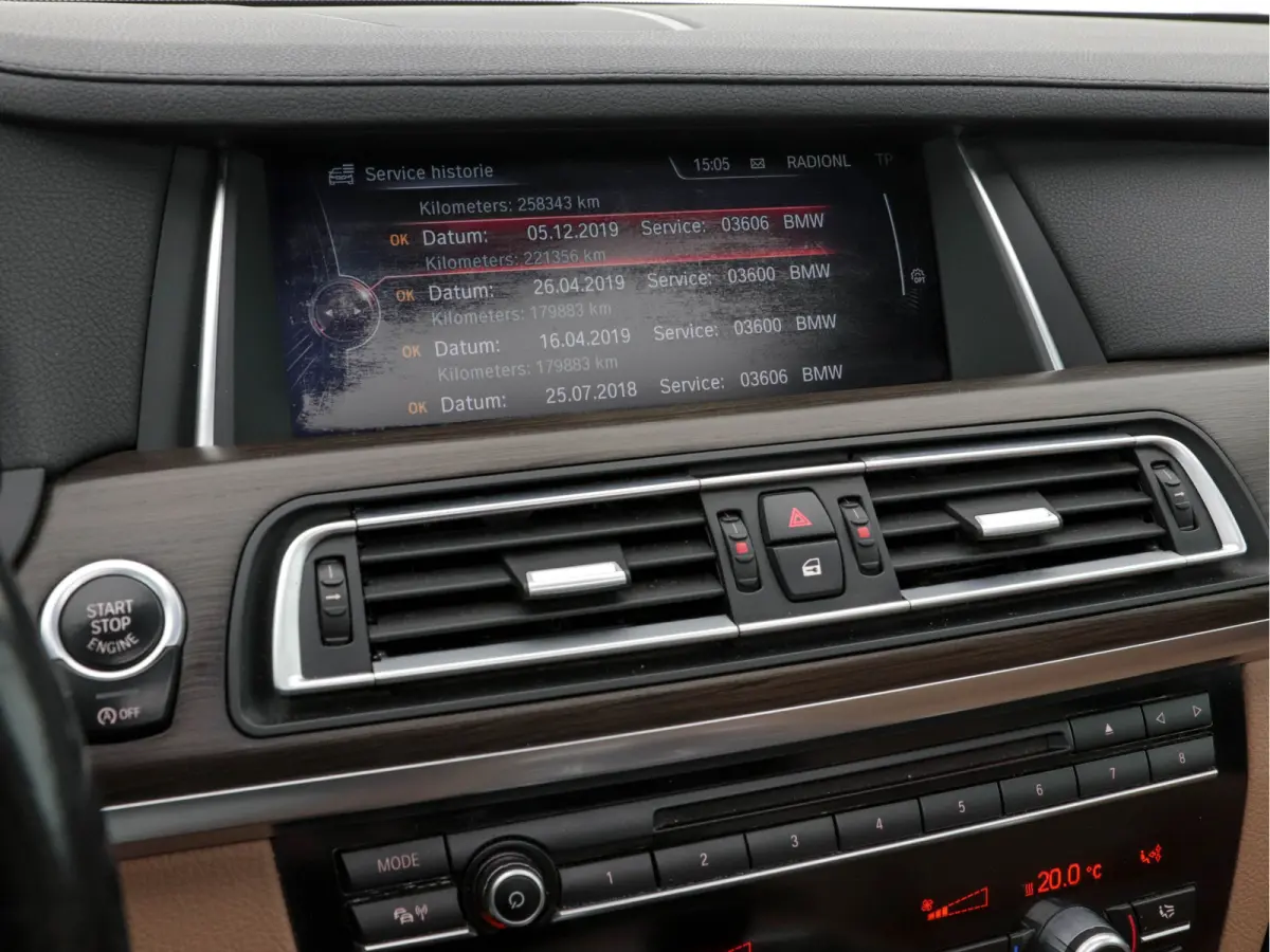 740d xDrive M-Sport-Styling Aut. *PANO | LEATHER | FULL-LED | TOPVIEW | NAVI-FULLMAP | SOFTCLOSE | HEAD-UP | HARMAN/KARDON | KEYLESS | CRUISE | HEATED-SPORTSEATS | LANE-ASSIST | MEMORY-PACK 