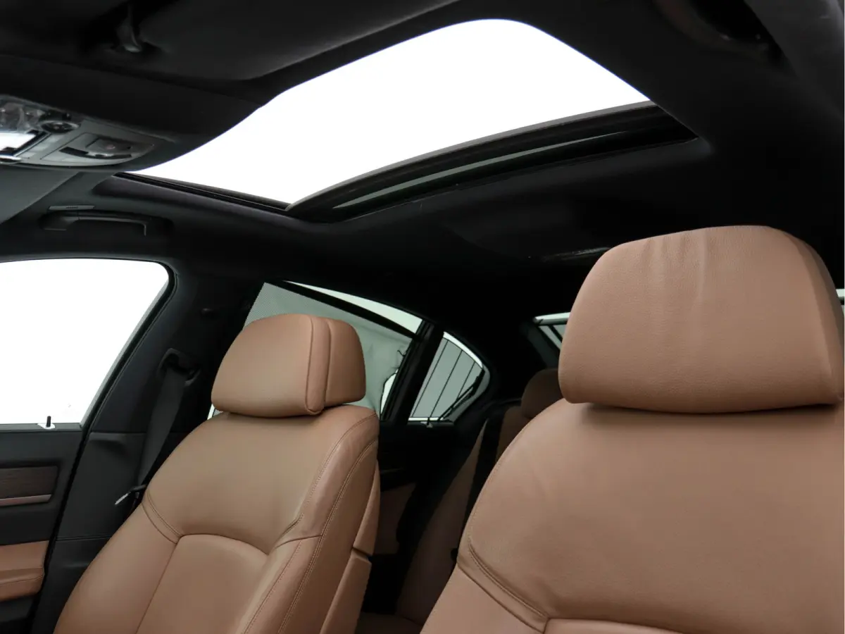 740d xDrive M-Sport-Styling Aut. *PANO | LEATHER | FULL-LED | TOPVIEW | NAVI-FULLMAP | SOFTCLOSE | HEAD-UP | HARMAN/KARDON | KEYLESS | CRUISE | HEATED-SPORTSEATS | LANE-ASSIST | MEMORY-PACK 