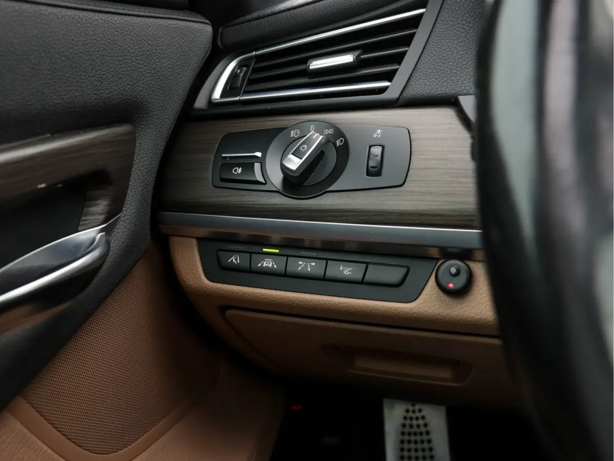 740d xDrive M-Sport-Styling Aut. *PANO | LEATHER | FULL-LED | TOPVIEW | NAVI-FULLMAP | SOFTCLOSE | HEAD-UP | HARMAN/KARDON | KEYLESS | CRUISE | HEATED-SPORTSEATS | LANE-ASSIST | MEMORY-PACK 