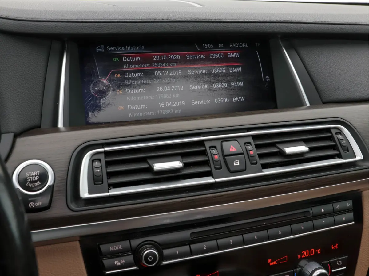 740d xDrive M-Sport-Styling Aut. *PANO | LEATHER | FULL-LED | TOPVIEW | NAVI-FULLMAP | SOFTCLOSE | HEAD-UP | HARMAN/KARDON | KEYLESS | CRUISE | HEATED-SPORTSEATS | LANE-ASSIST | MEMORY-PACK 