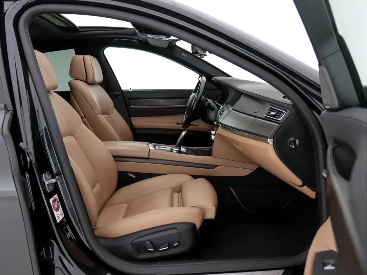 740d xDrive M-Sport-Styling Aut. *PANO | LEATHER | FULL-LED | TOPVIEW | NAVI-FULLMAP | SOFTCLOSE | HEAD-UP | HARMAN/KARDON | KEYLESS | CRUISE | HEATED-SPORTSEATS | LANE-ASSIST | MEMORY-PACK 