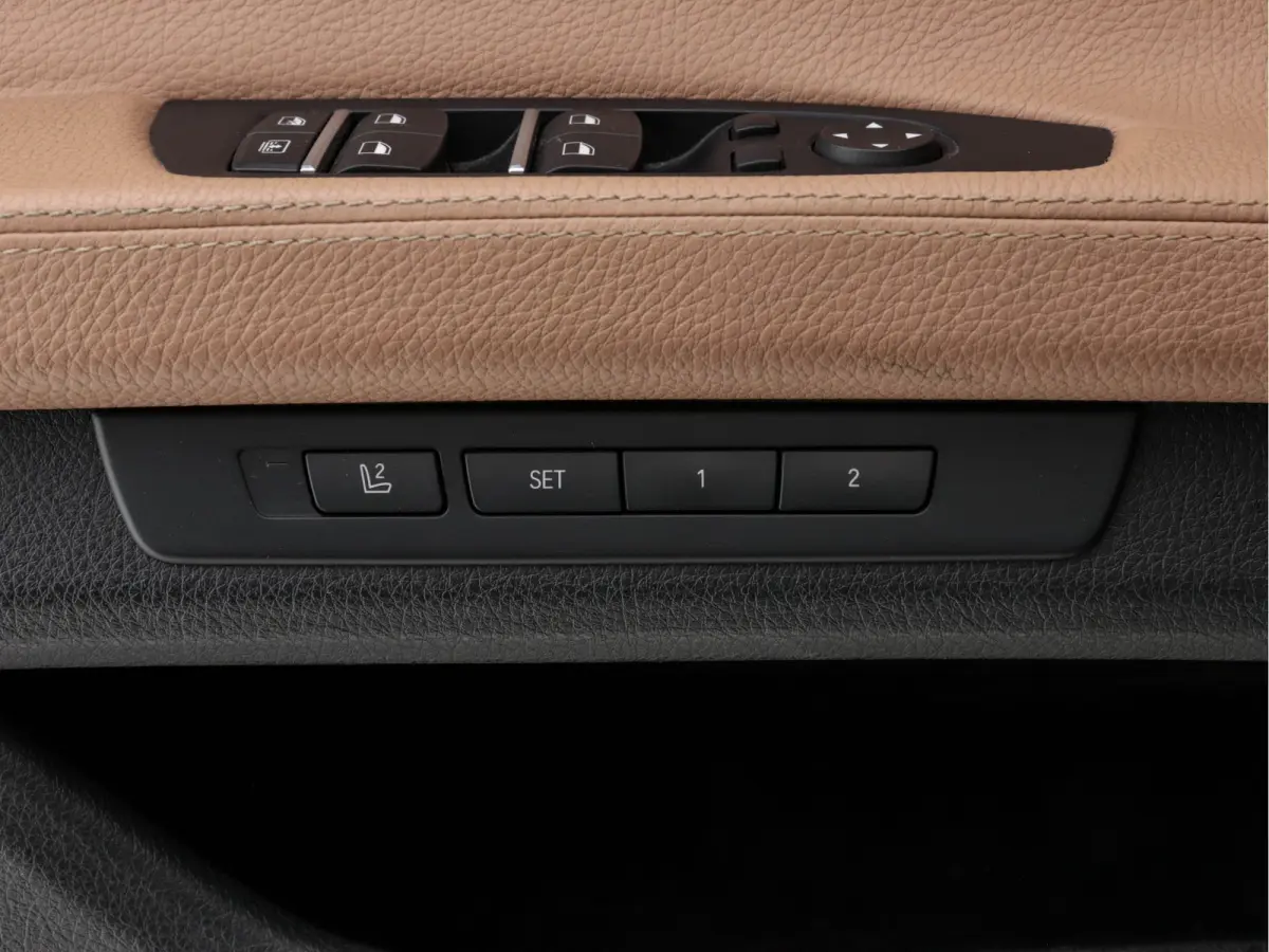 740d xDrive M-Sport-Styling Aut. *PANO | LEATHER | FULL-LED | TOPVIEW | NAVI-FULLMAP | SOFTCLOSE | HEAD-UP | HARMAN/KARDON | KEYLESS | CRUISE | HEATED-SPORTSEATS | LANE-ASSIST | MEMORY-PACK 