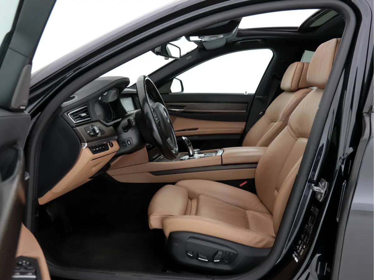 740d xDrive M-Sport-Styling Aut. *PANO | LEATHER | FULL-LED | TOPVIEW | NAVI-FULLMAP | SOFTCLOSE | HEAD-UP | HARMAN/KARDON | KEYLESS | CRUISE | HEATED-SPORTSEATS | LANE-ASSIST | MEMORY-PACK 